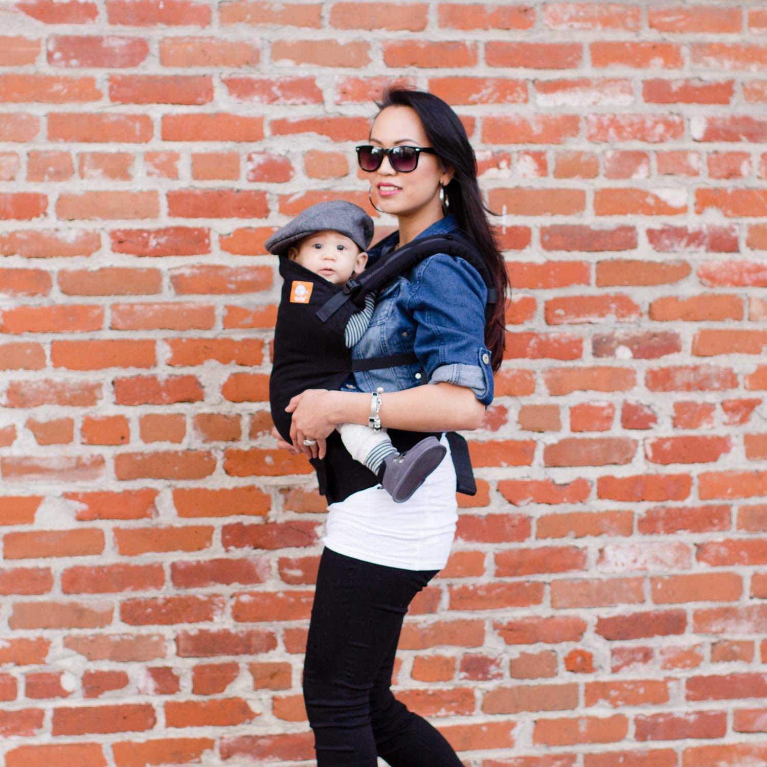 Tula Lite Carrier Black -€89 Tralee Nursery Supplies