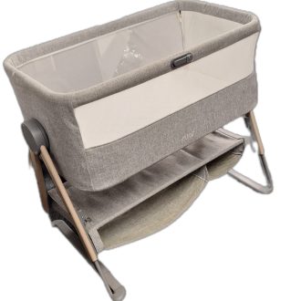 Lua Bedside Crib Mamas & Papas - FLOOR MODEL OFFER €139