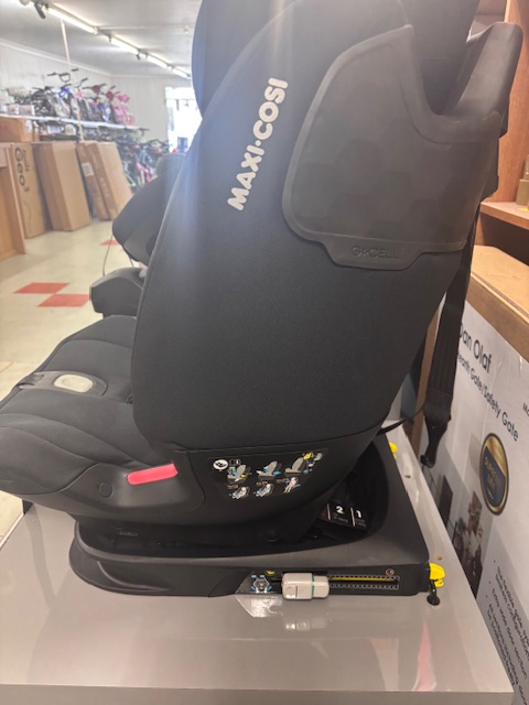 Maxi Cosi - Titan Pro - Black Ex display - Now €159 - Image 4