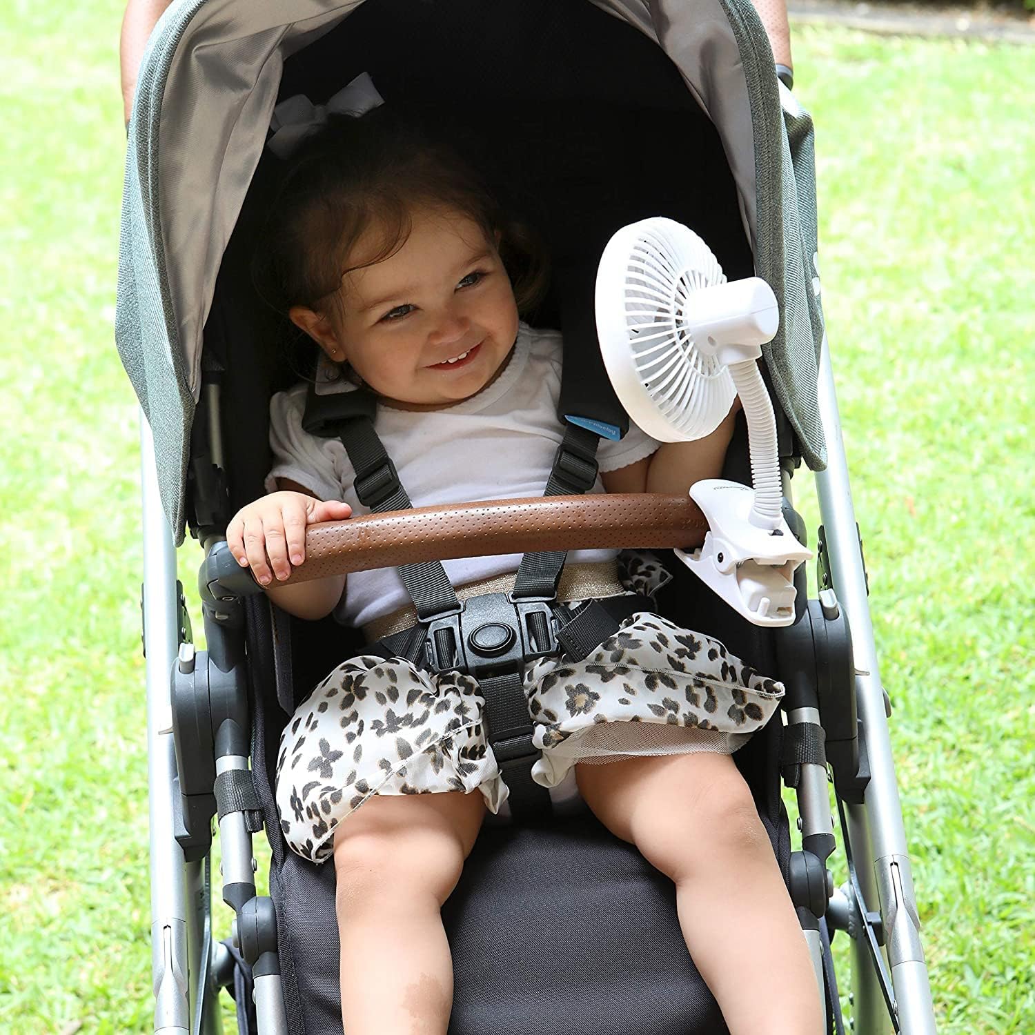 Dreambaby EZY-Fit Deluxe Clip-On Fan - Black/Grey or White/Grey -colour may vary - Image 11