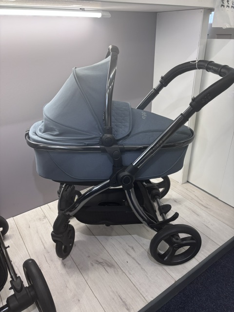 Egg3 Pushchair ,Carrycot Bundle with Backpack ,footmuff, Adapters,Fur liner Raincover Shell Car seat and Base-Topaz - Ex Display Last One - Image 12