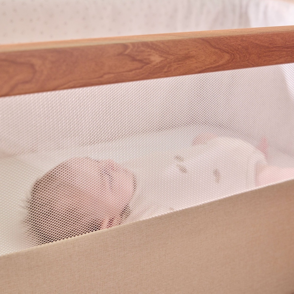 Tutti Bambini CoZee Bedside Crib- Scandinavian Walnut & Ecru - Image 6