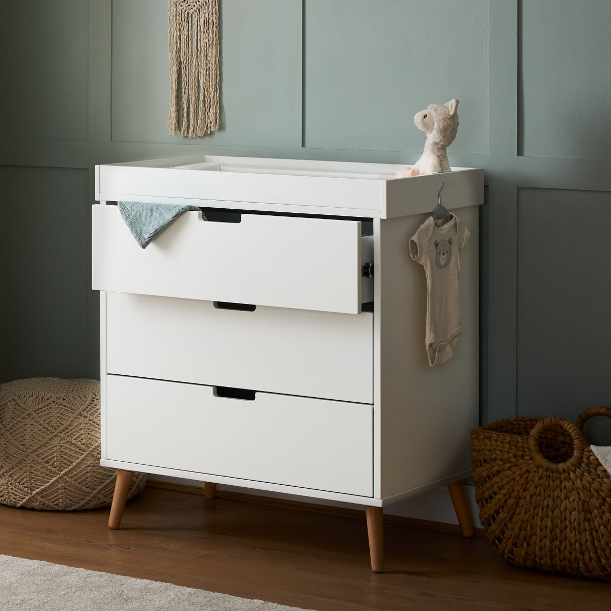 OBABY MAYA CHANGING UNIT/DRESSER IN WHITE/NATURAL (STORE COLLECTION ONLY)