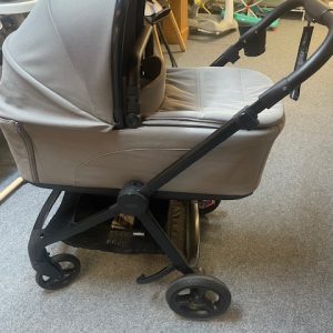 Mamas & Papas Vardo Pushchair & Carrycot- Floor Model -Clearance Price Includes adapters, Backpack (Black)and Footmuff Only €399.00 Ex Display